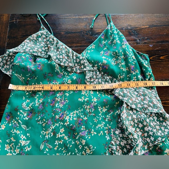 ASTR The Label Green Floral Mini Dress With Asymmetric Hem - Size XL - Picture 4 of 6